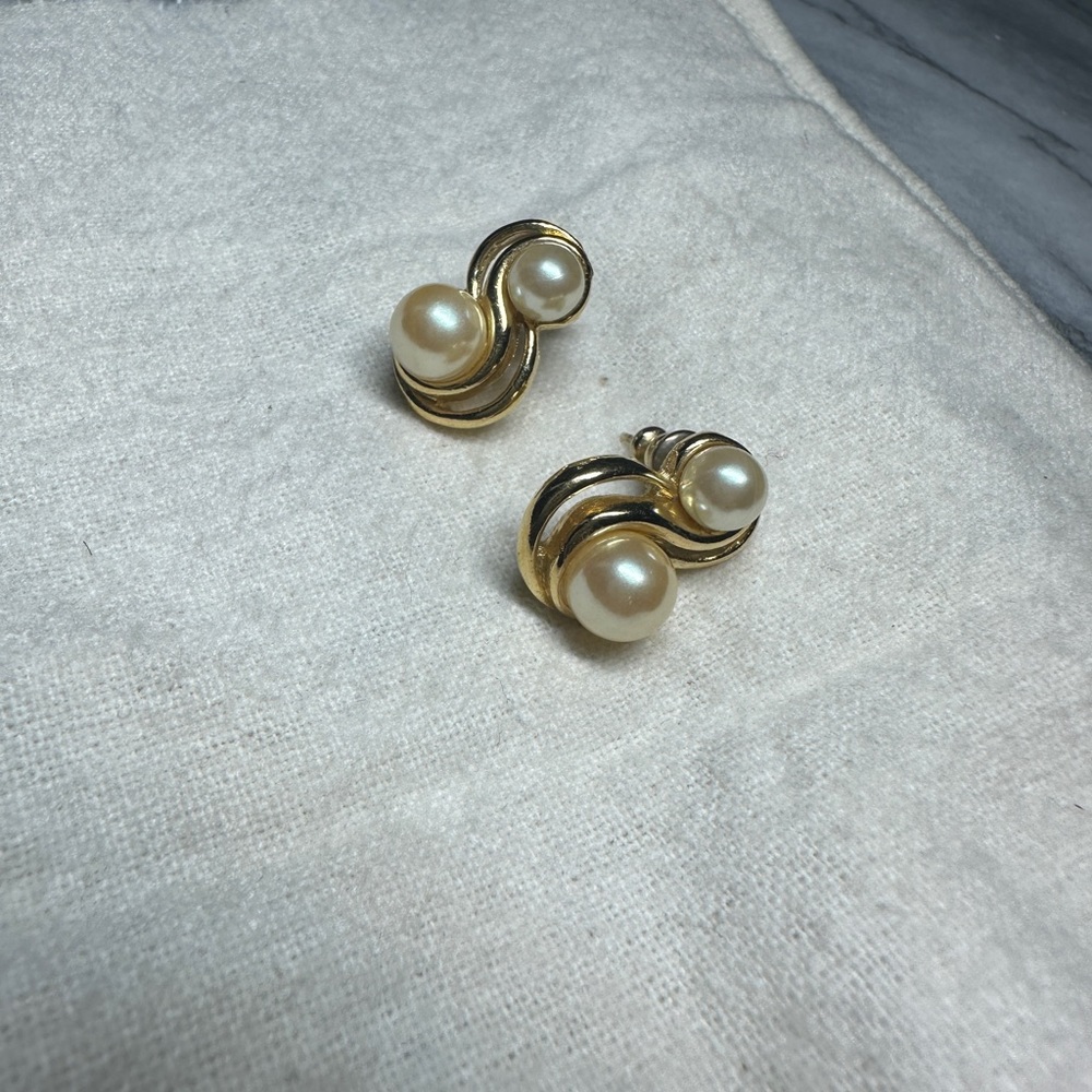 Vintage Richelieu Faux Pearl Stud Earrings